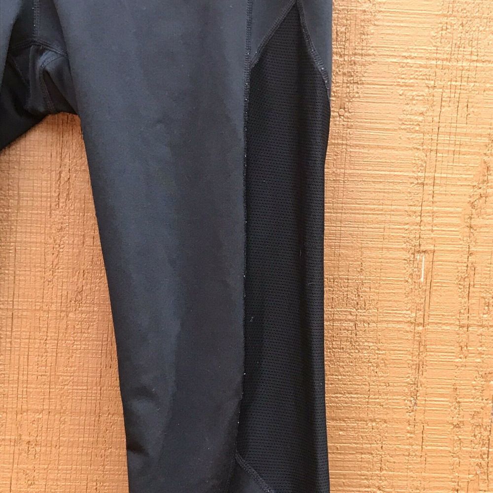 Athleta Chaturanga Capri Leggings Mesh Panel Large - Picture 5 of 8